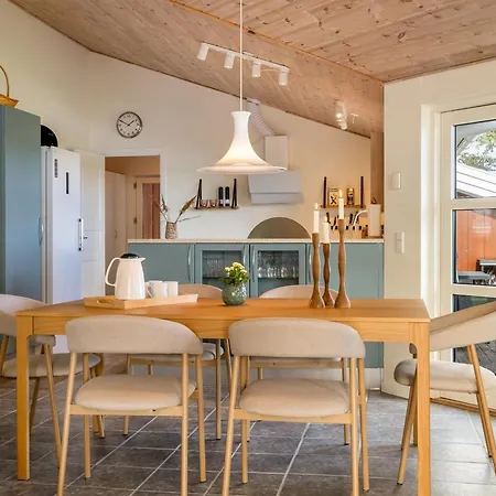 Heilo - From The Sea By Interhome